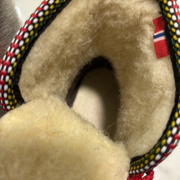 Topaz Of Norway Seal Skin Boots - Picture 7 of 10